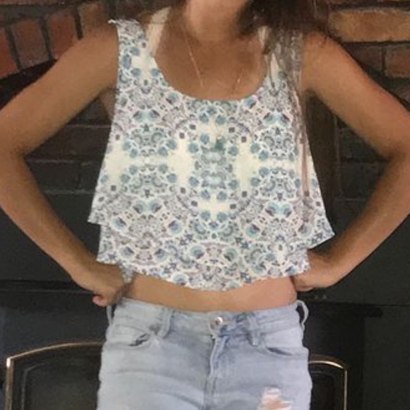 Charlotte Russe Floral Crop Top - Picture 1 of 5